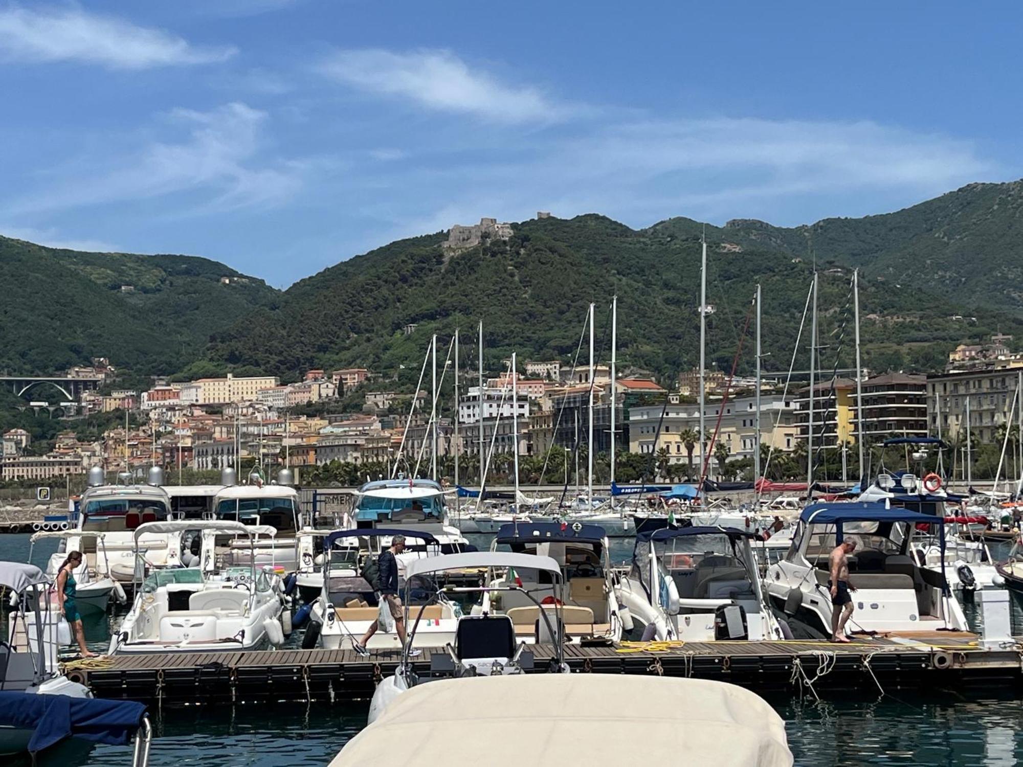 Corso 66 Luxury Apartment Salerno Exterior photo